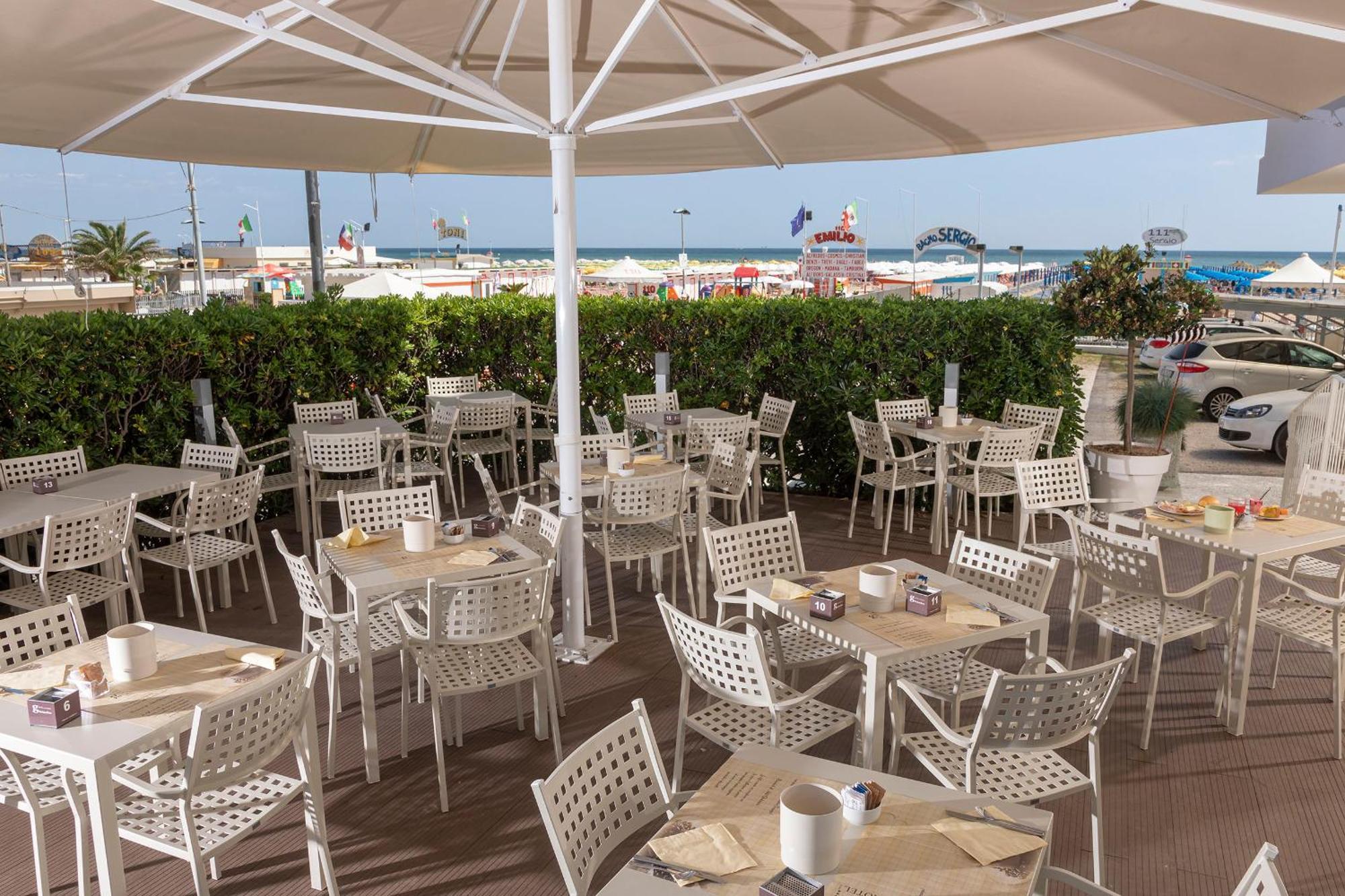 Hotel Ghirlandina Rimini Esterno foto