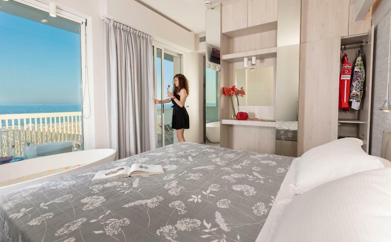 Hotel Ghirlandina Rimini Esterno foto