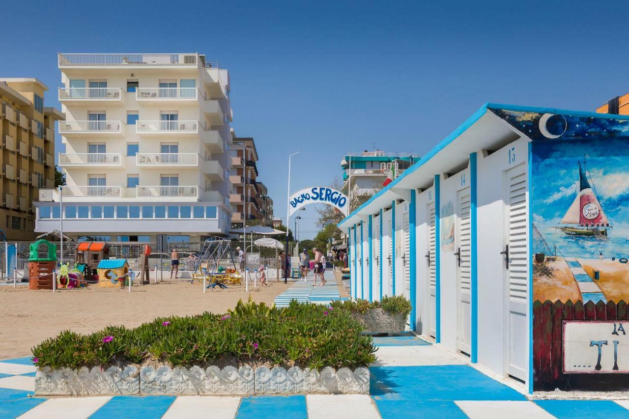 Hotel Ghirlandina Rimini Esterno foto